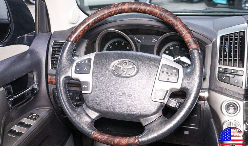 2014 Toyota Land Cruiser 4DR 4WD full